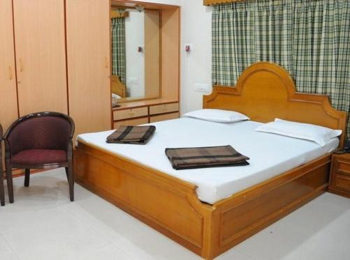 Lloyds Guest House, North Boag Road, T. Nagar チェンナイ エクステリア 写真