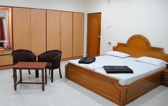 Lloyds Guest House, North Boag Road, T. Nagar チェンナイ エクステリア 写真